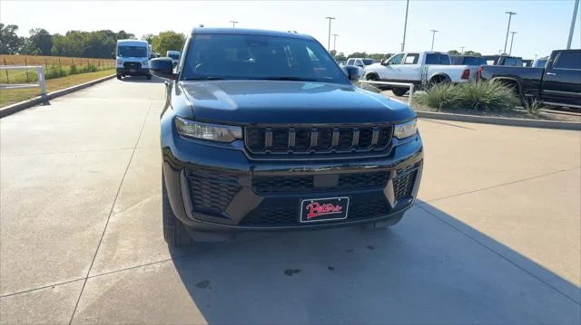New 2027 High-Gloss Black Paint Jeep Laredo Altitude image 4