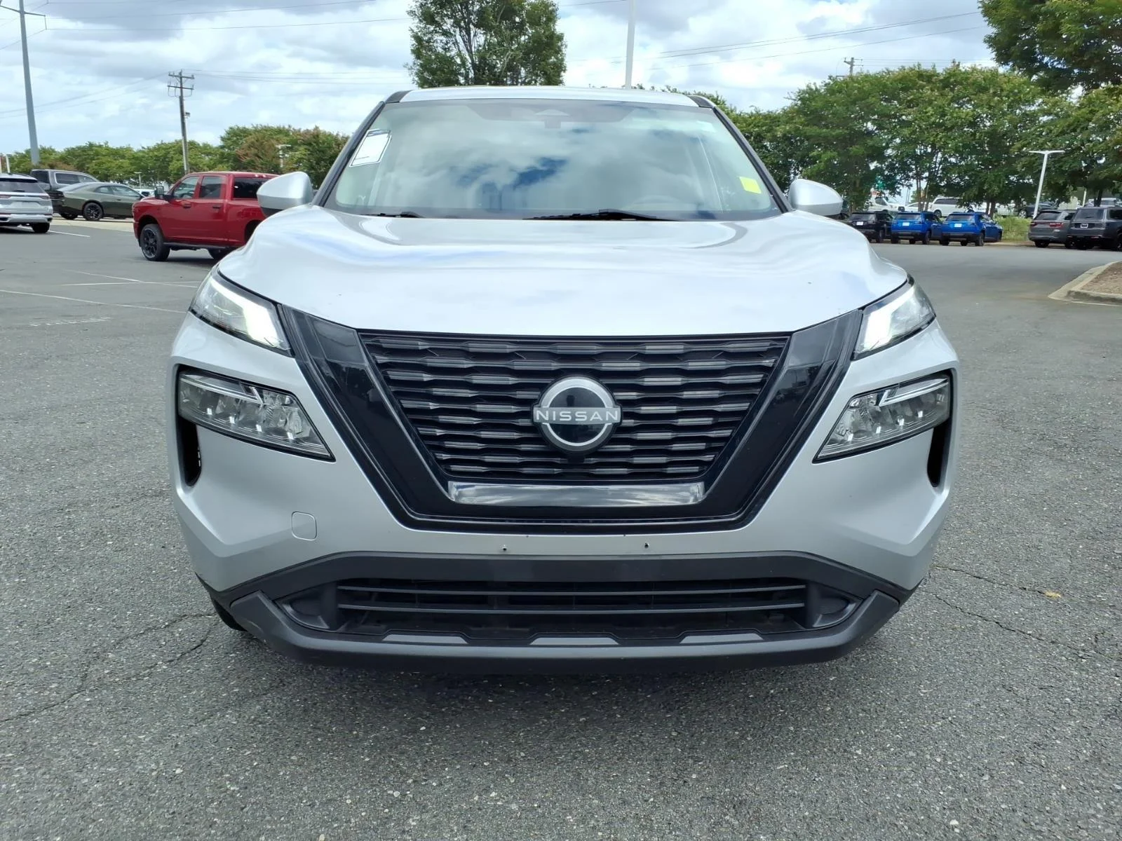 Used 2023 Brilliant Silver Metallic Nissan SV image 12