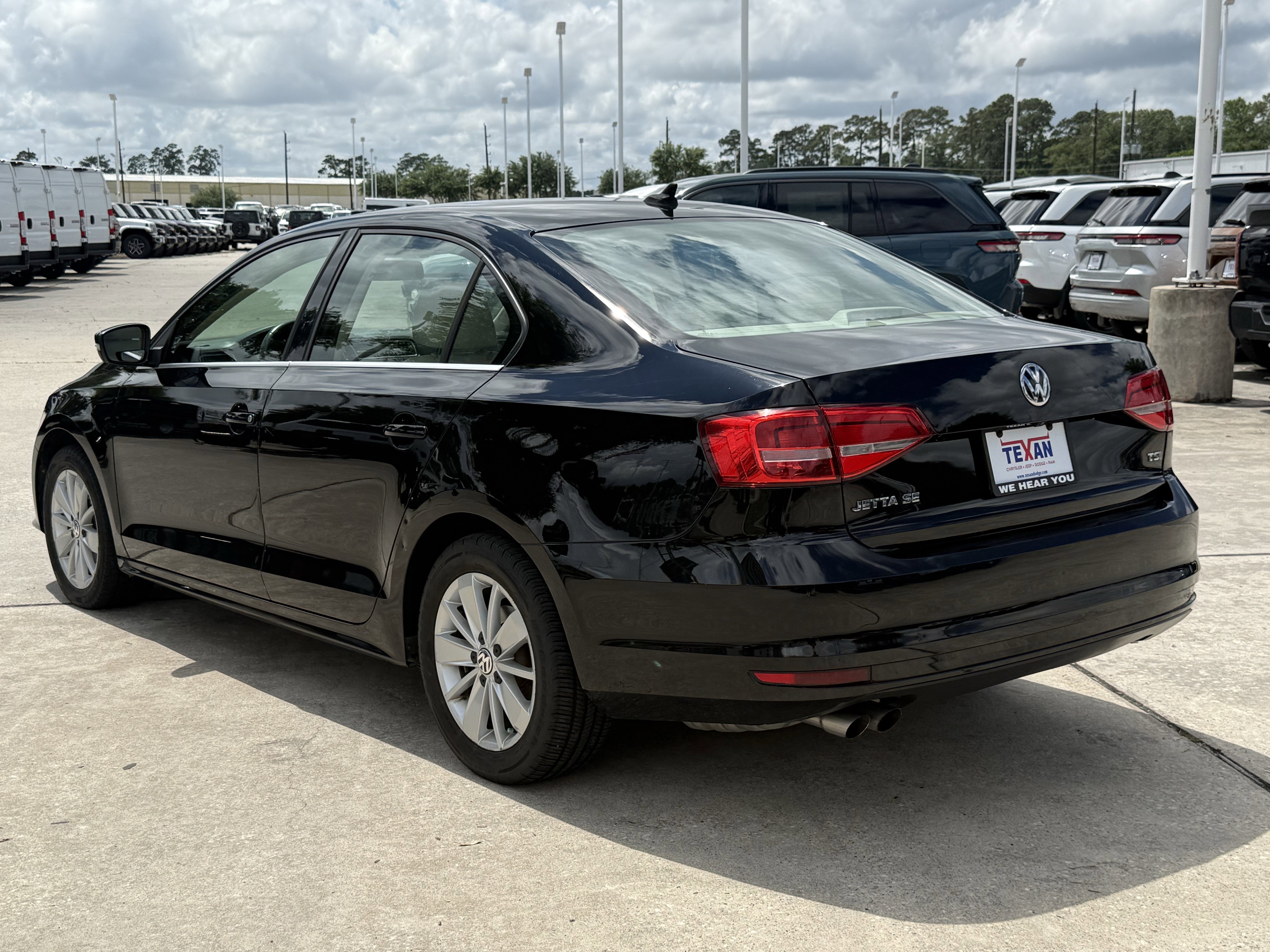 Used 2015  Volkswagen  image 6