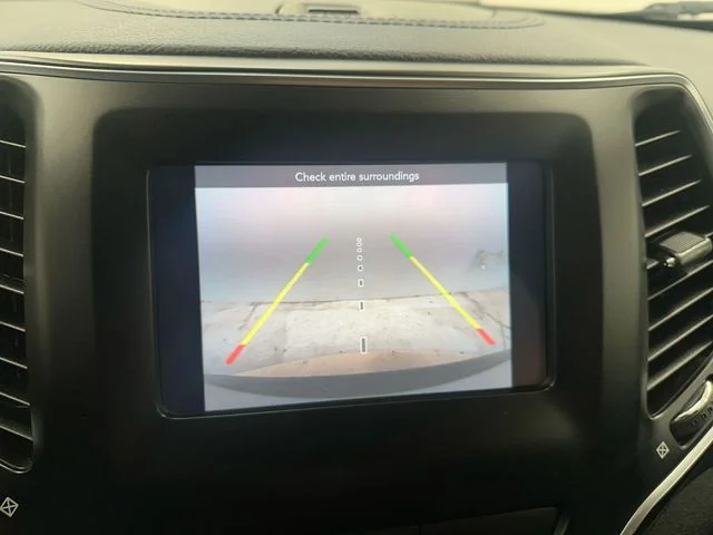 Used 2020 Silver Jeep Latitude Plus image 23