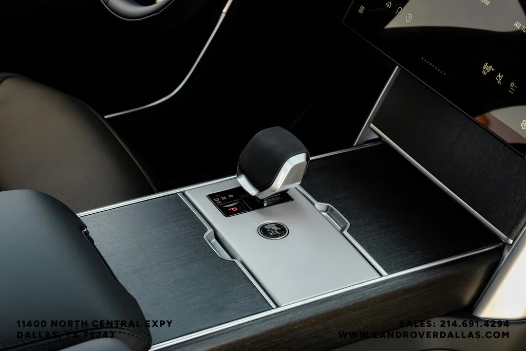 New 2026 Charente Grey Prem Met Land Rover SE image 23