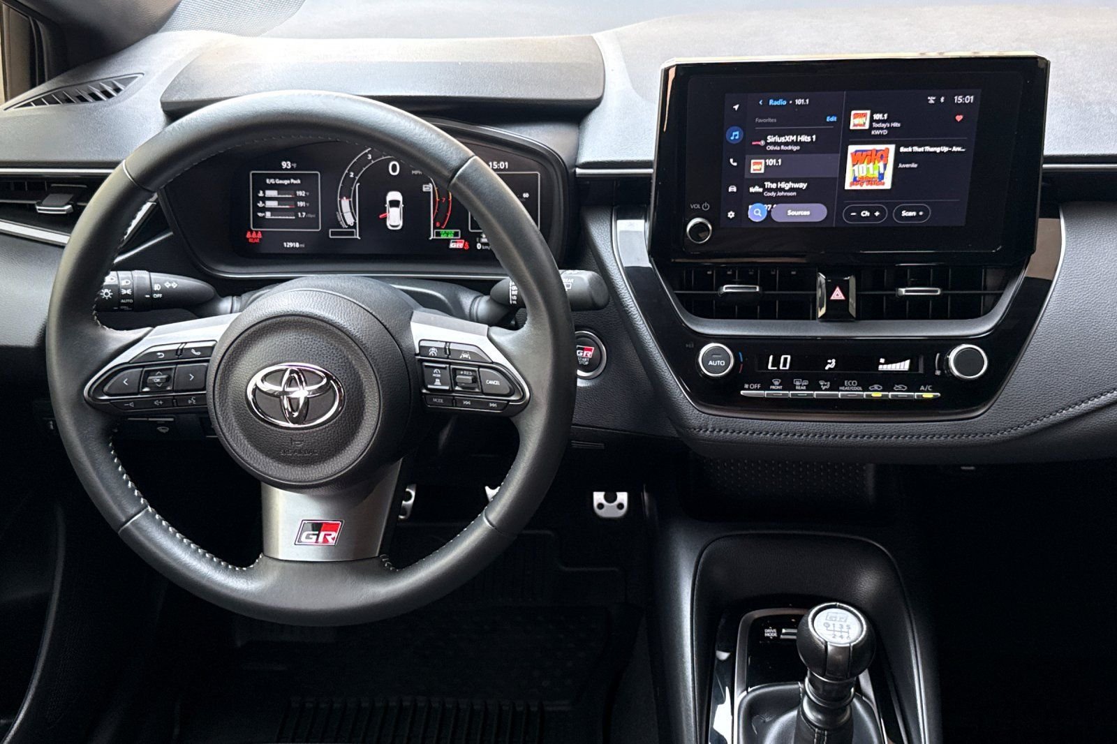 Used 2024  Toyota Premium image 13