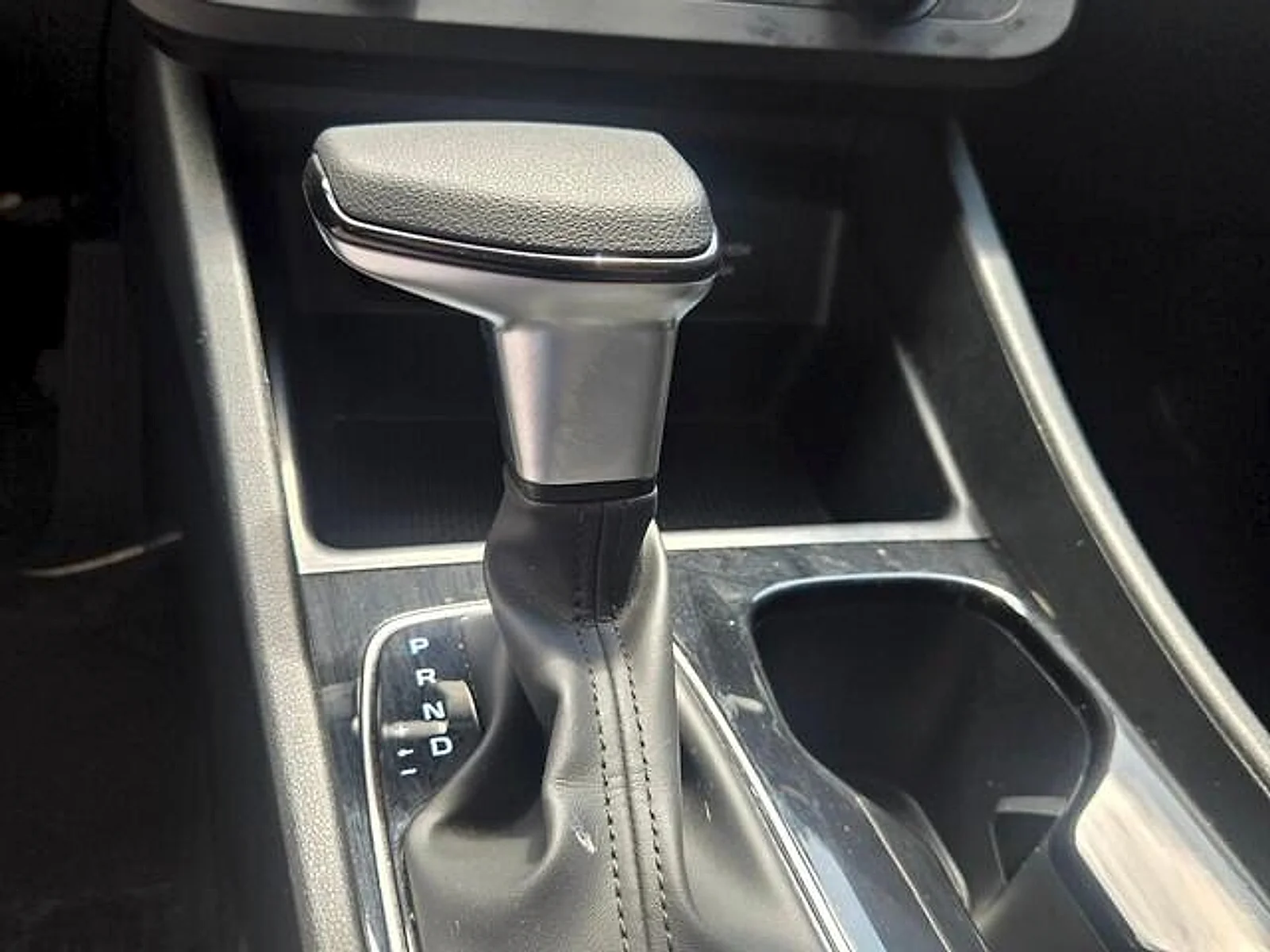 Used 2026 Shimmering Silver Hyundai SE image 18