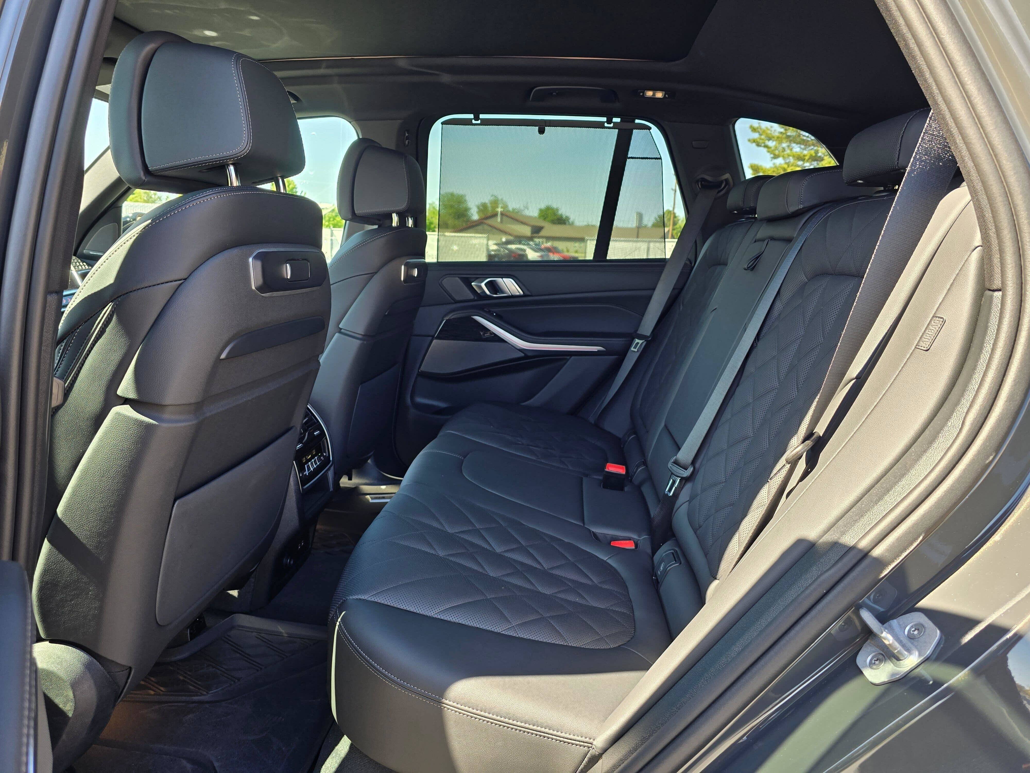 New 2026 Dravit Grey Metallic BMW xDrive40i image 13