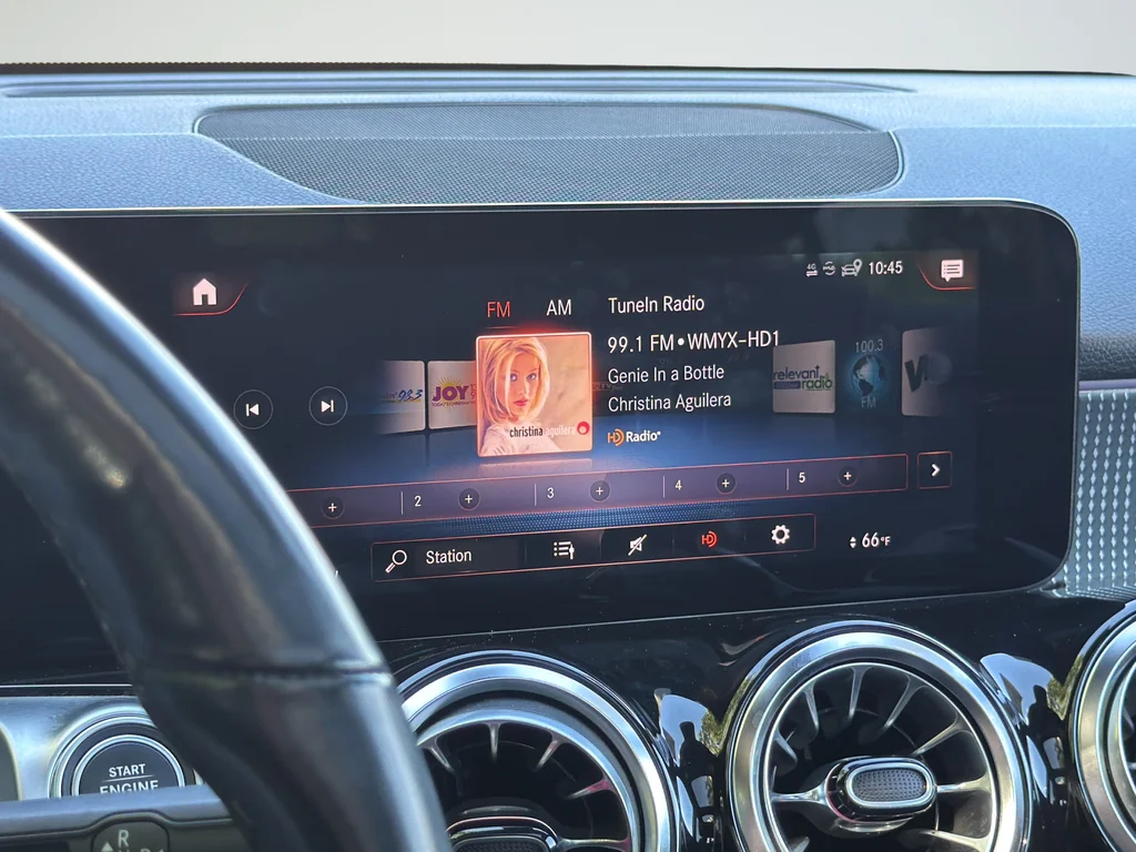 Used 2022  Mercedes-Benz GLB 250 image 14