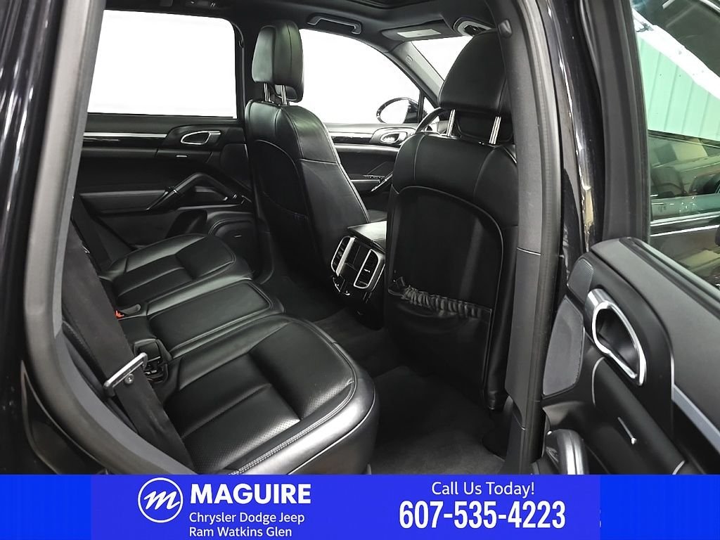 Used 2017 Moonlight Blue Metallic Porsche Base image 21