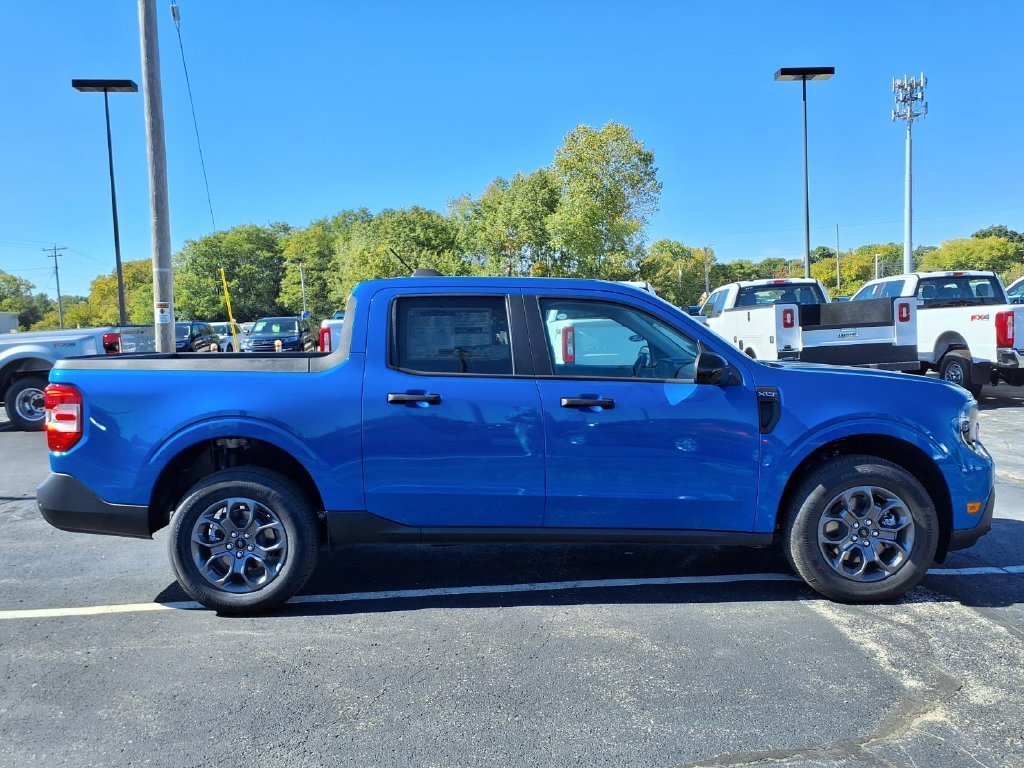 New 2026 Blue Ford XLT image 5
