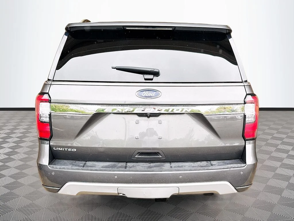 Used 2019 Gray Ford Limited image 7