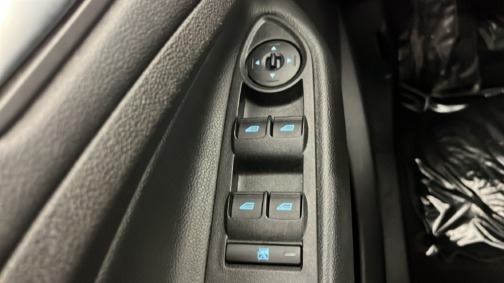Used 2014 Ingot Silver Ford SE image 27
