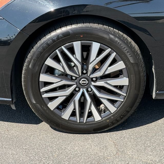 Used 2024 Black Nissan 2.5 SV image 12