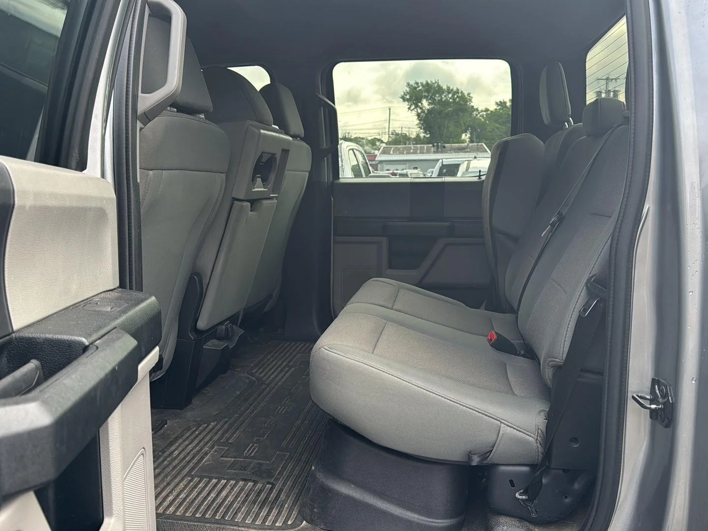 Used 2020 Iconic Silver Ford XL image 9