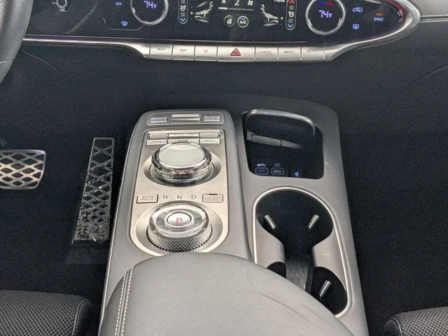 Used 2025 White Genesis 2.5T image 16