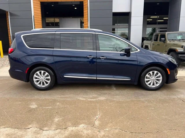 Used 2018 Blue Chrysler Touring L Plus image 2