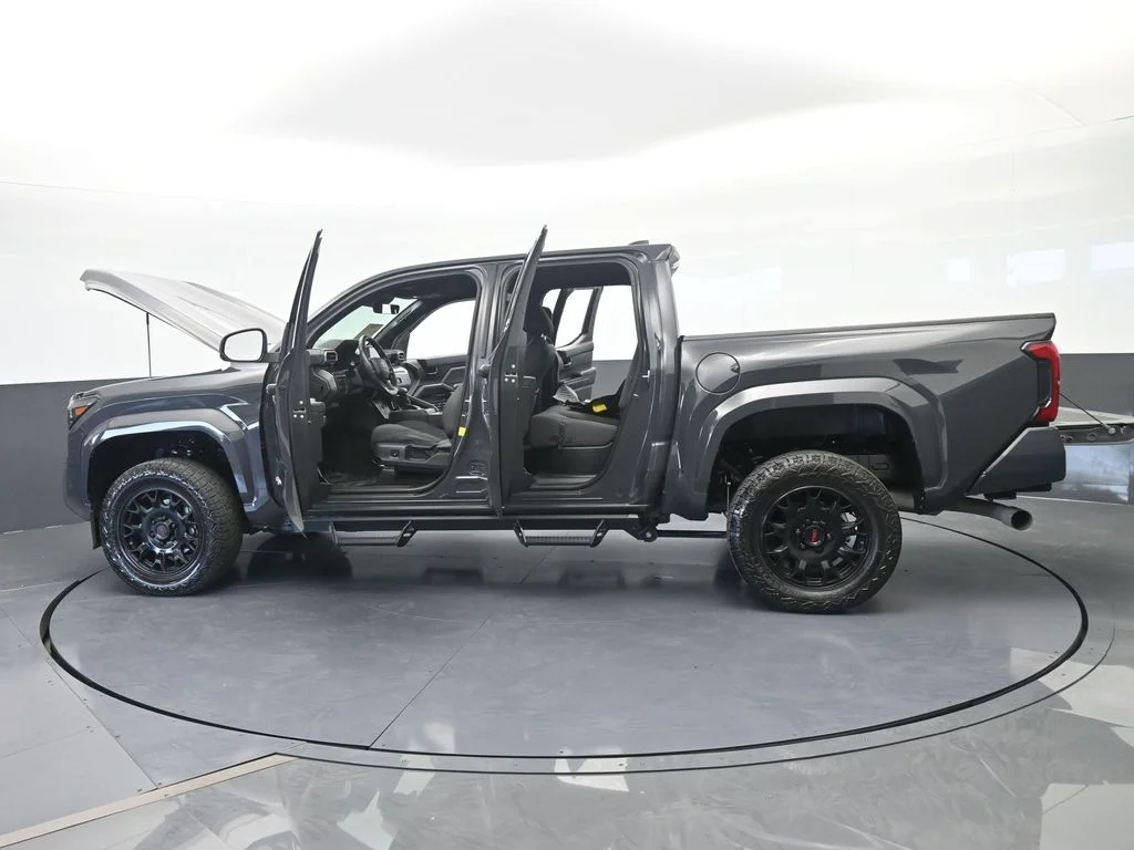 Used 2025 Underground Toyota SR5 image 79