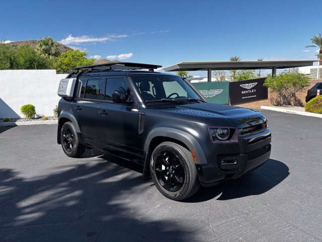 Used 2023 Santorini Black Metallic Land Rover X-Dynamic SE image 3