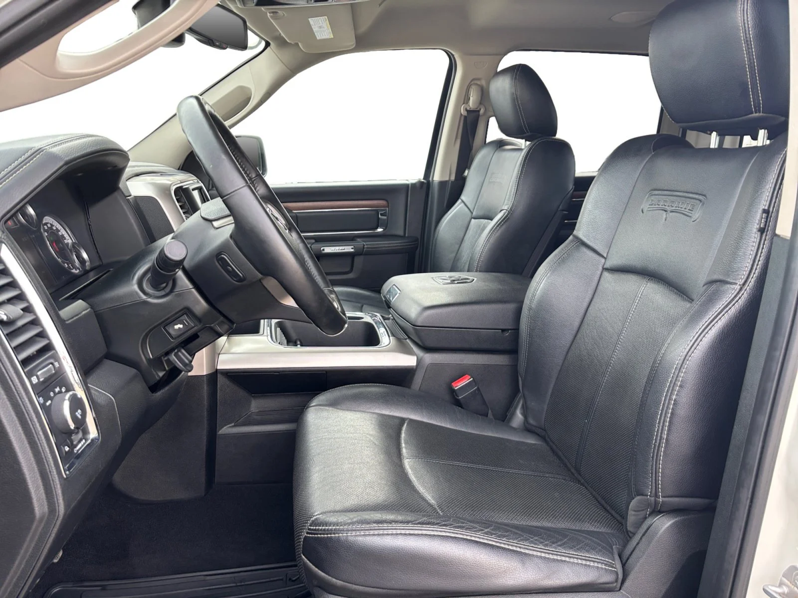 Used 2018 White Ram Laramie image 10