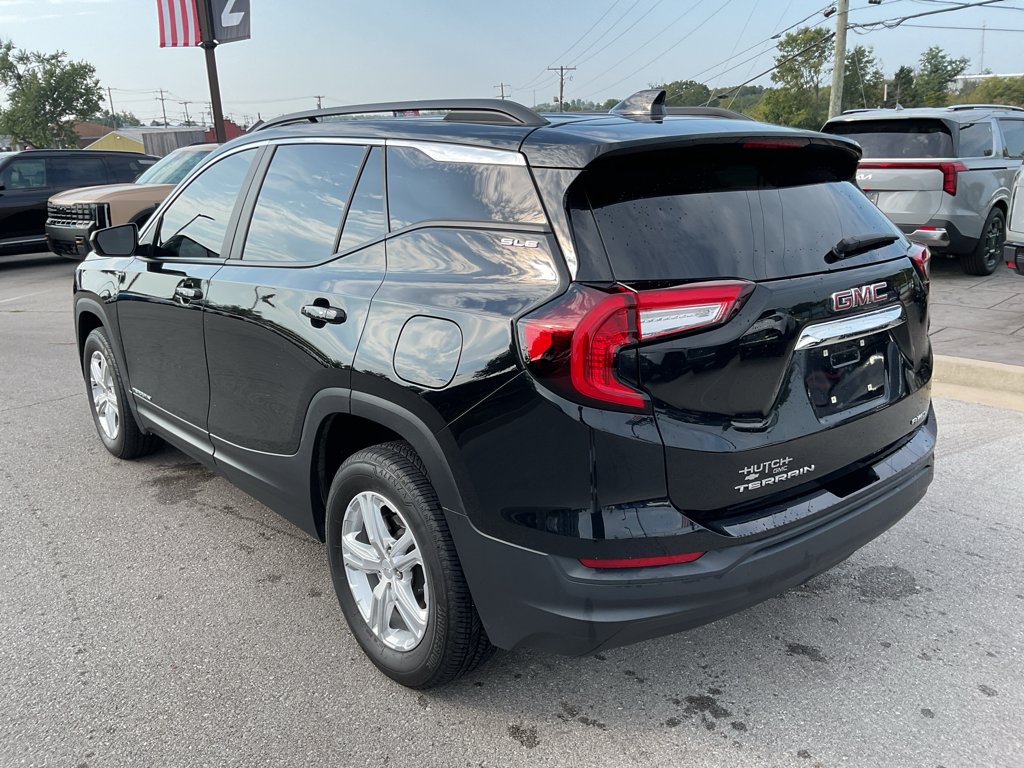 Used 2024 Ebony Twilight Metallic GMC SLE image 8