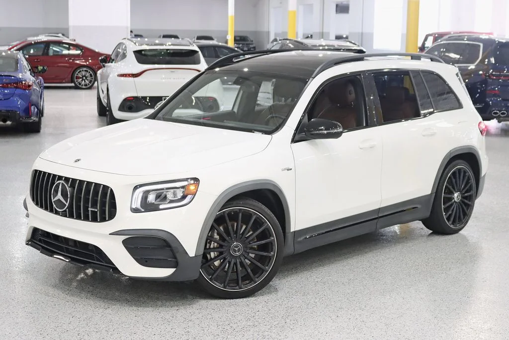 Used 2022  Mercedes-Benz GLB 35 AMG® image 7