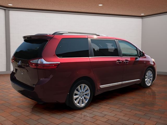 Used 2017 Red Toyota XLE image 3