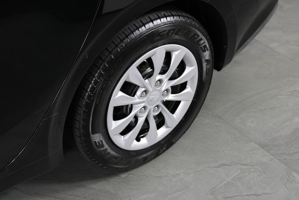 Used 2019 Black Kia FE image 11