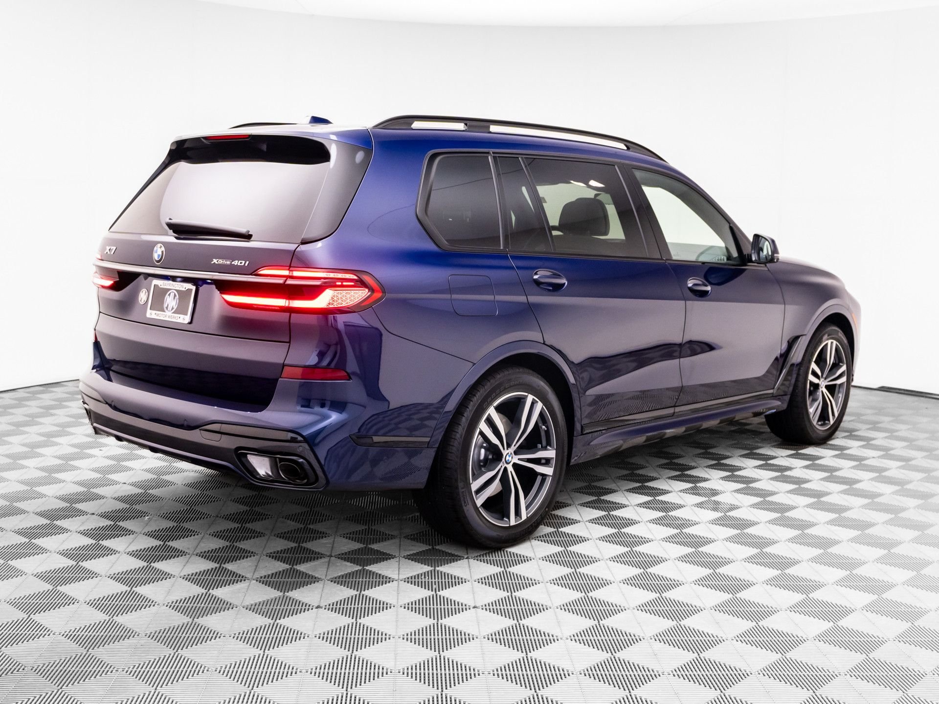 New 2027 Tanzanite Blue II Metallic BMW xDrive40i image 6