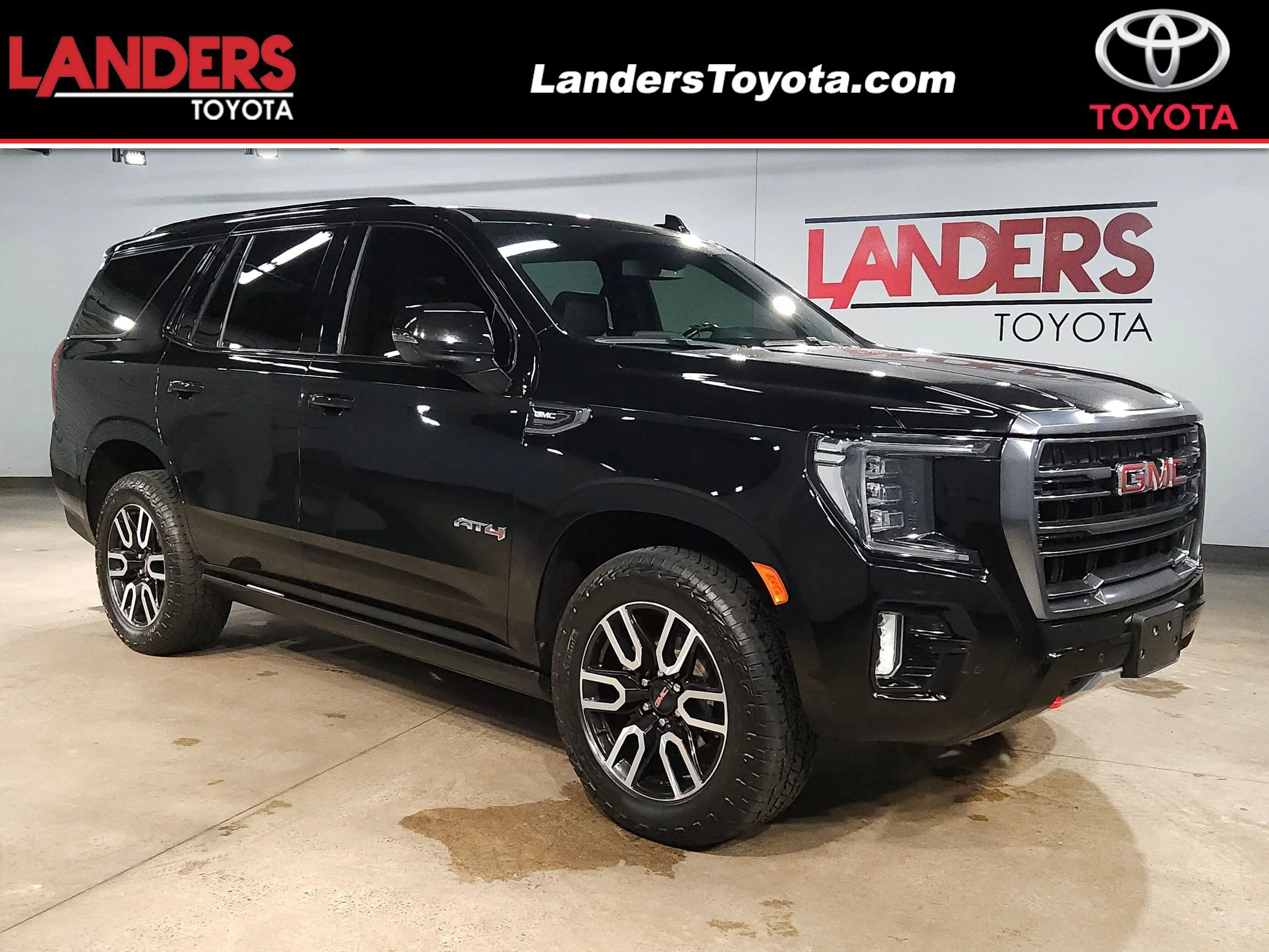 2022 GMC Yukon 4WD AT4's photo