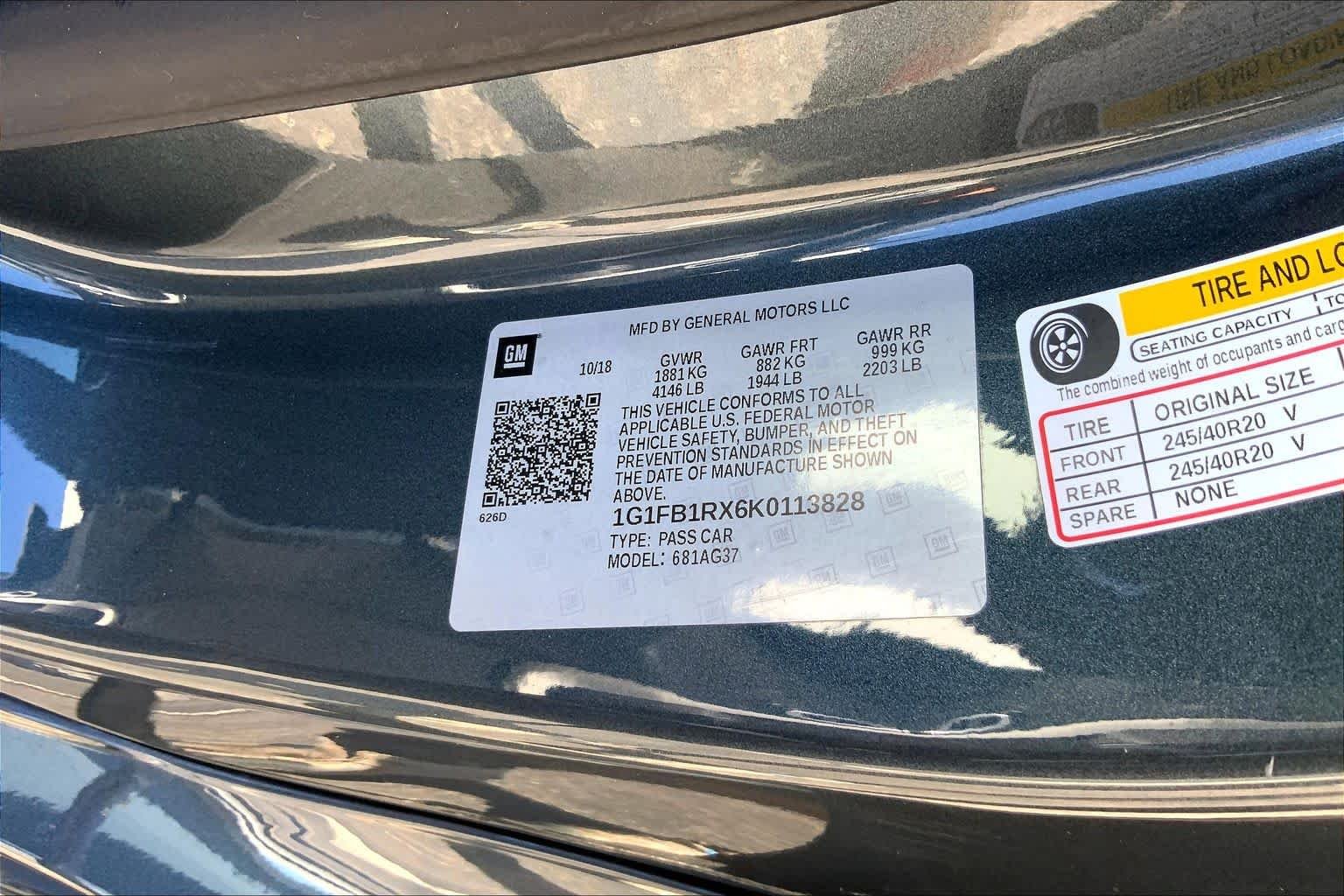 Used 2019 Shadow Gray Metallic Chevrolet 1LT image 29