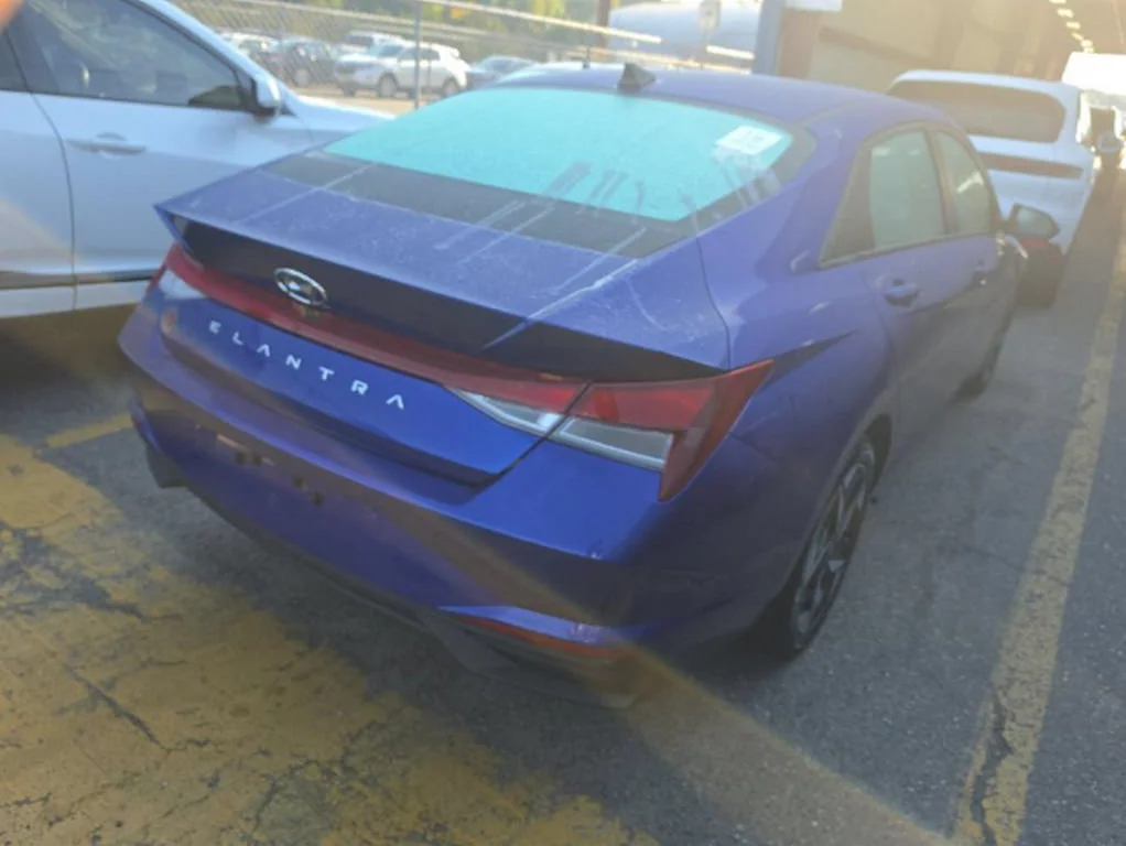 Used 2023 Blue Hyundai SEL image 5