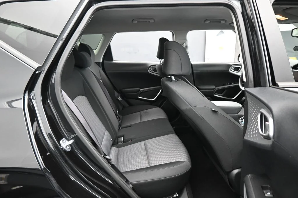 Used 2023 Fusion Black Kia S image 34