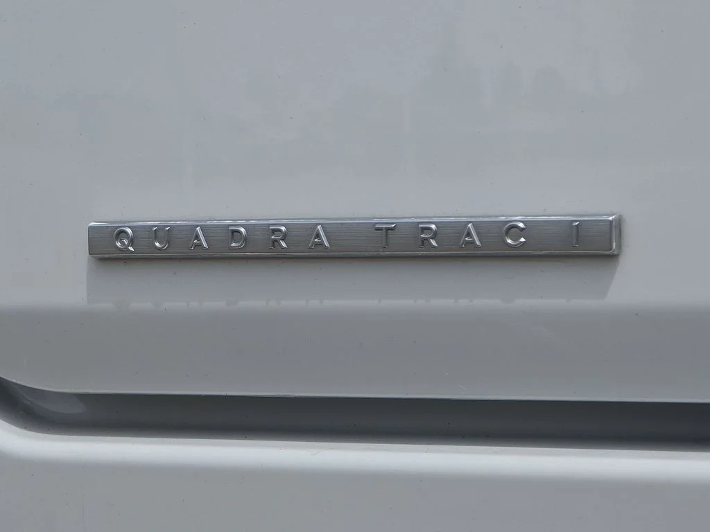 Used 2023 White Jeep Base image 36