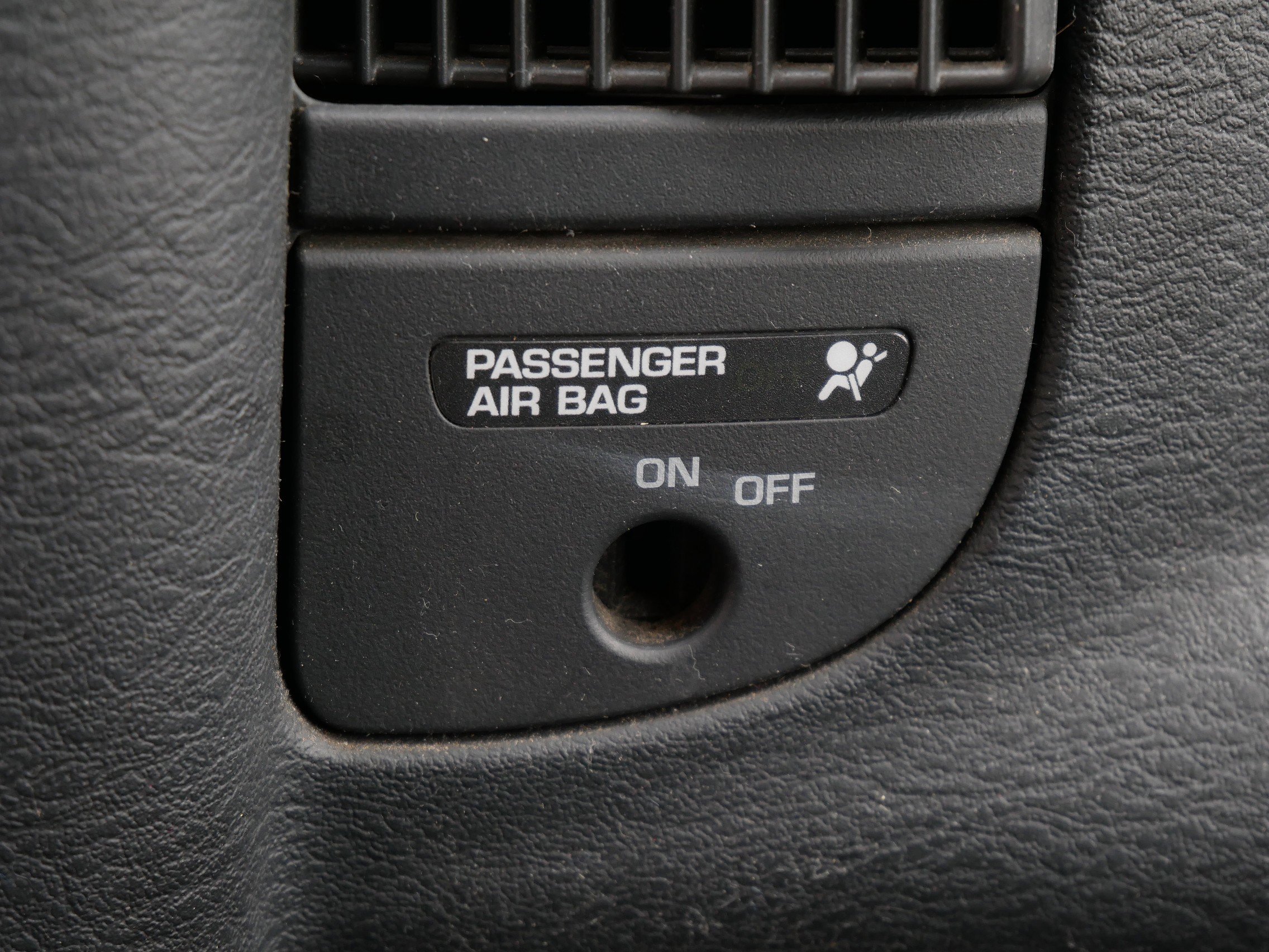 Used 2005 Blue Dodge  image 16