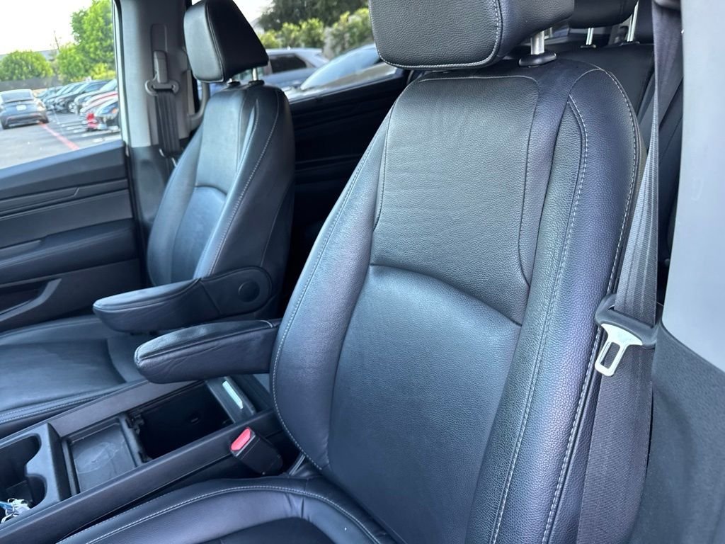 Used 2022  Honda EX-L image 6