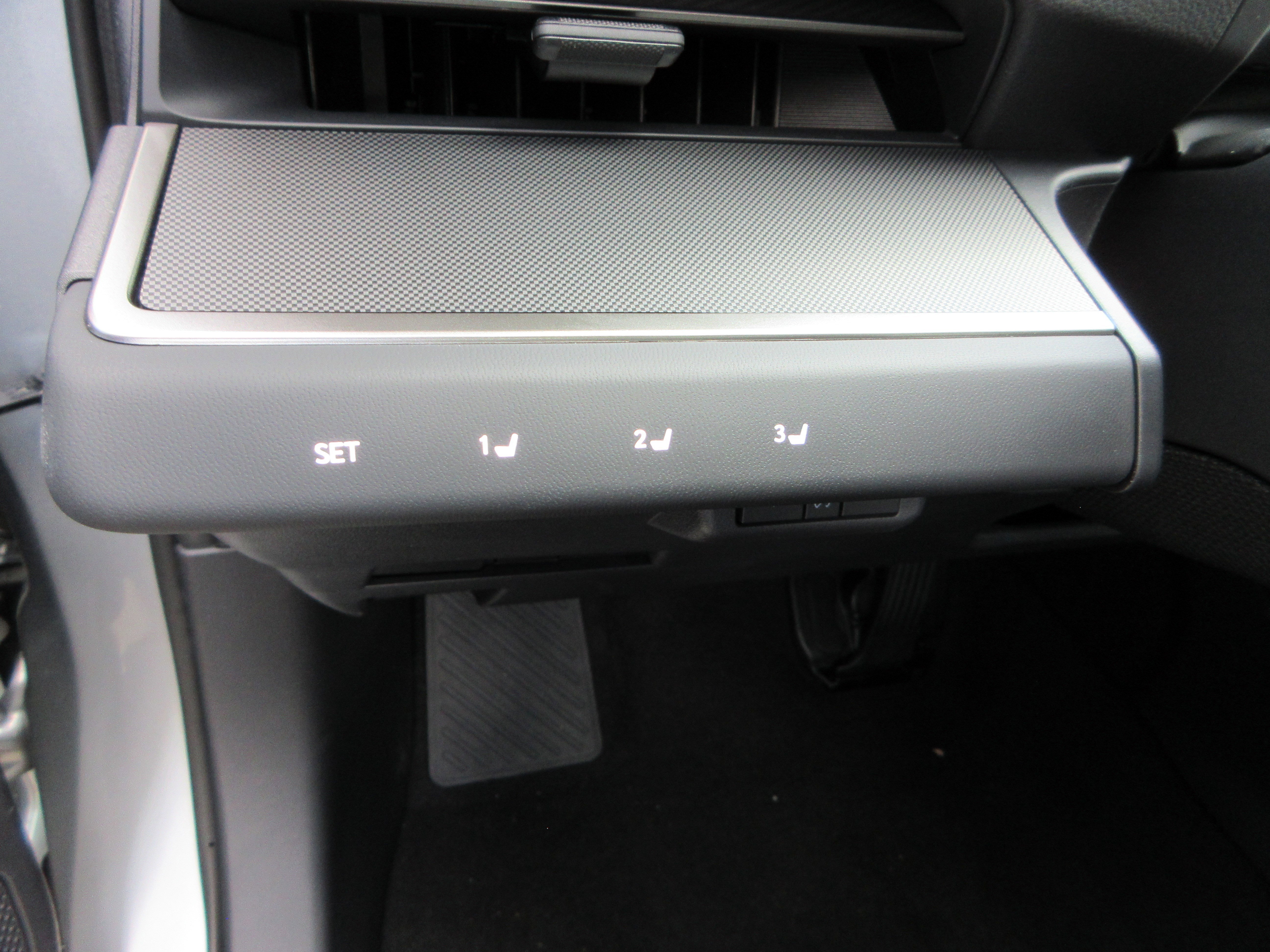 New 2026 Iridium Lexus PREMIUM AWD image 27