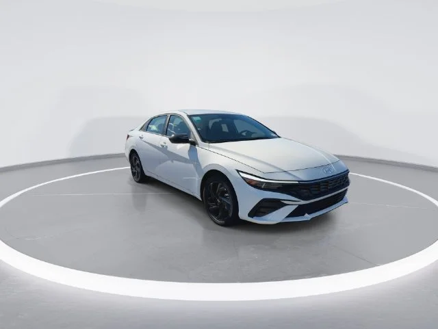 Used 2026 White Hyundai SEL Sport image 2