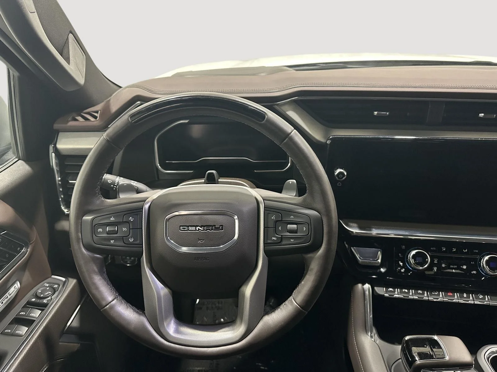Used 2024 White Frost Tricoat GMC Denali image 9