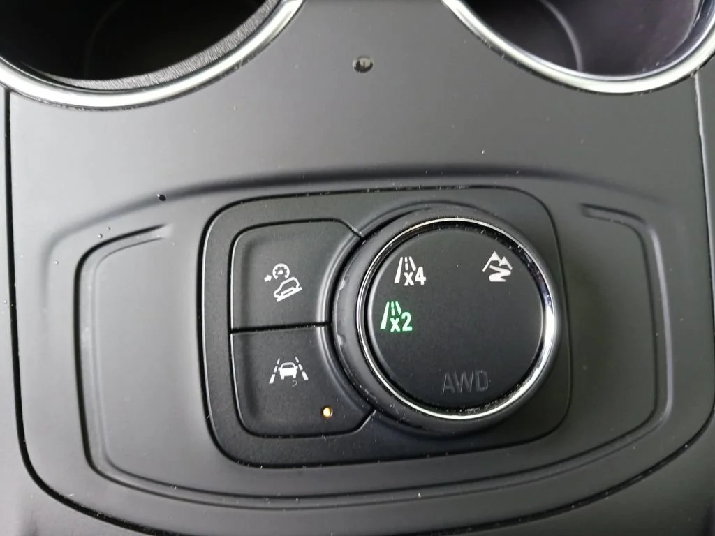 Used 2024 Sterling Metallic GMC SLE image 25