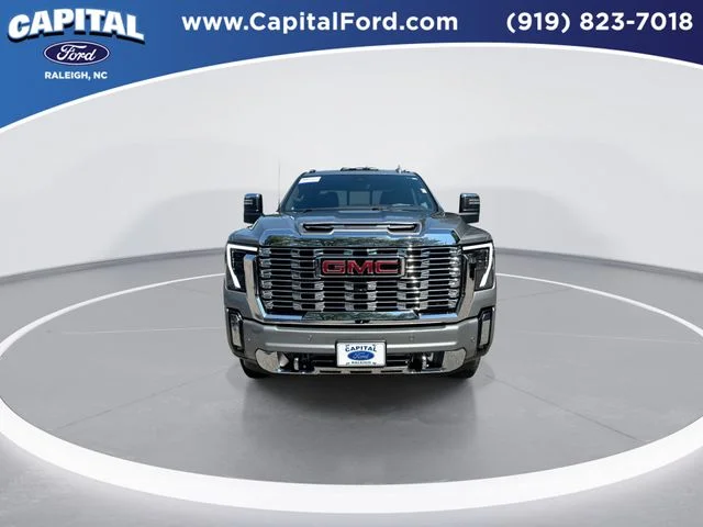 Used 2025 Silver GMC Denali image 3
