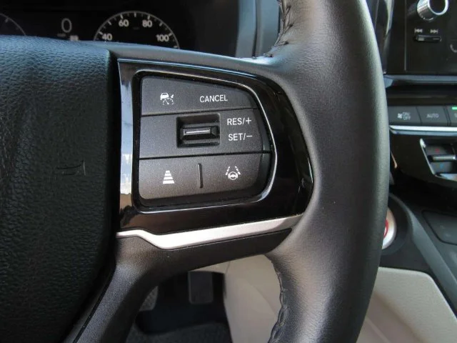 Certified Used 2025 Smoke Blue Pearl Honda EX-L image 28