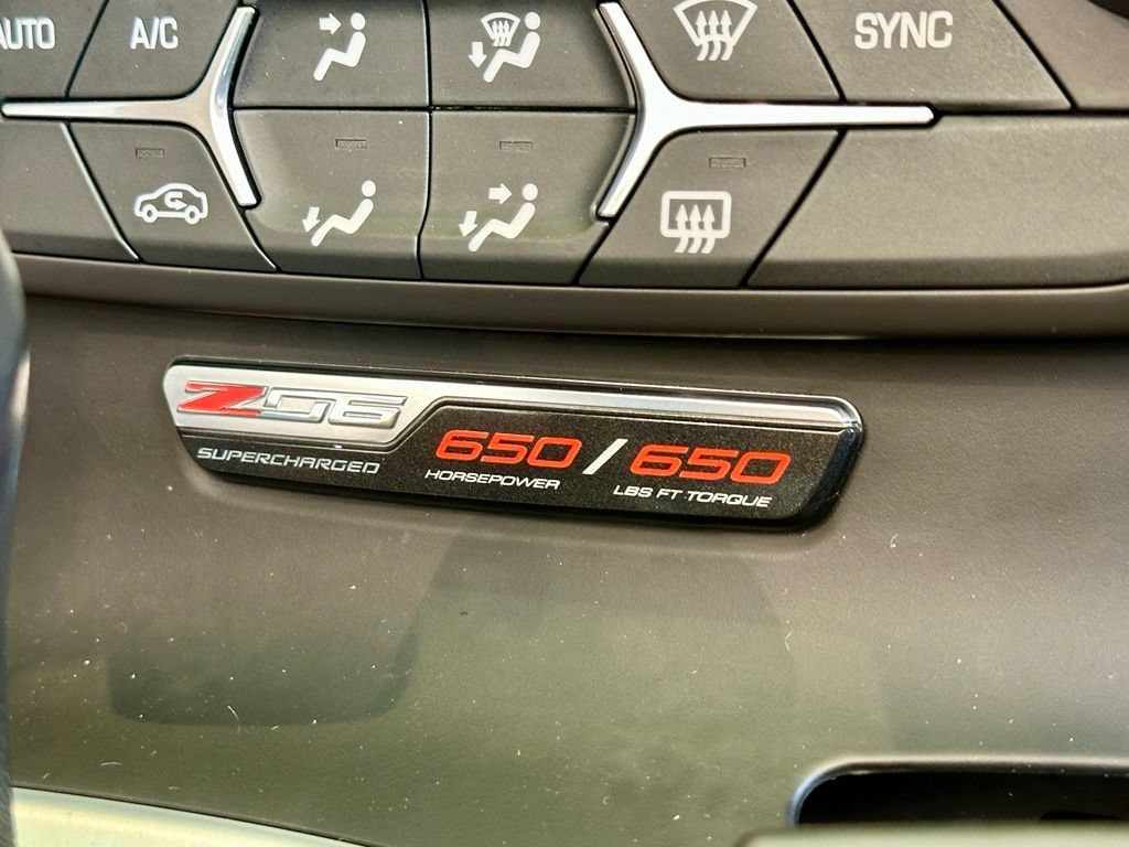 Used 2018 LONG BEACH RED METALLIC TINTCOAT Chevrolet Z06 1LZ image 26