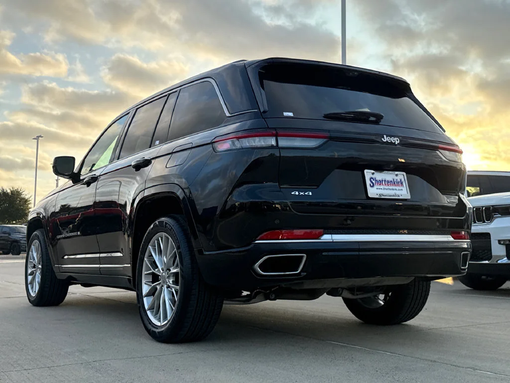 Used 2024 Black Jeep Summit image 6