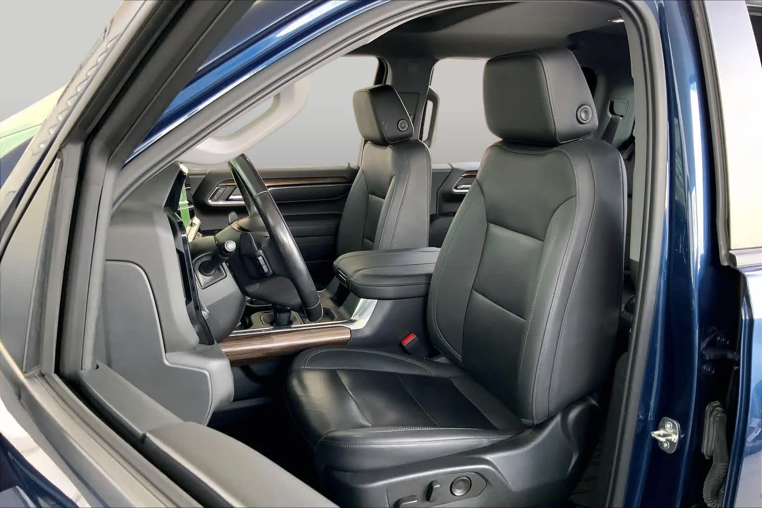 Used 2023 Northsky Blue Metallic Chevrolet RST image 8