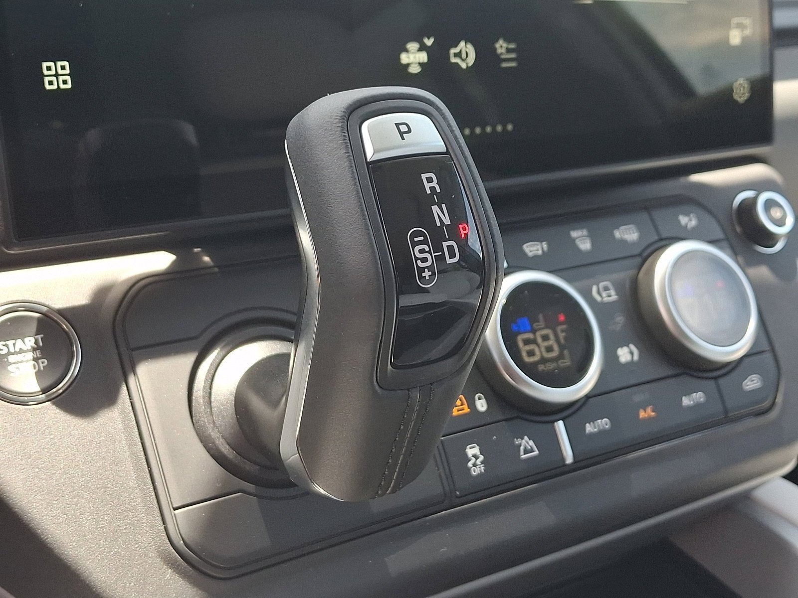 2026 Land Rover Defender V8 - Photo 10