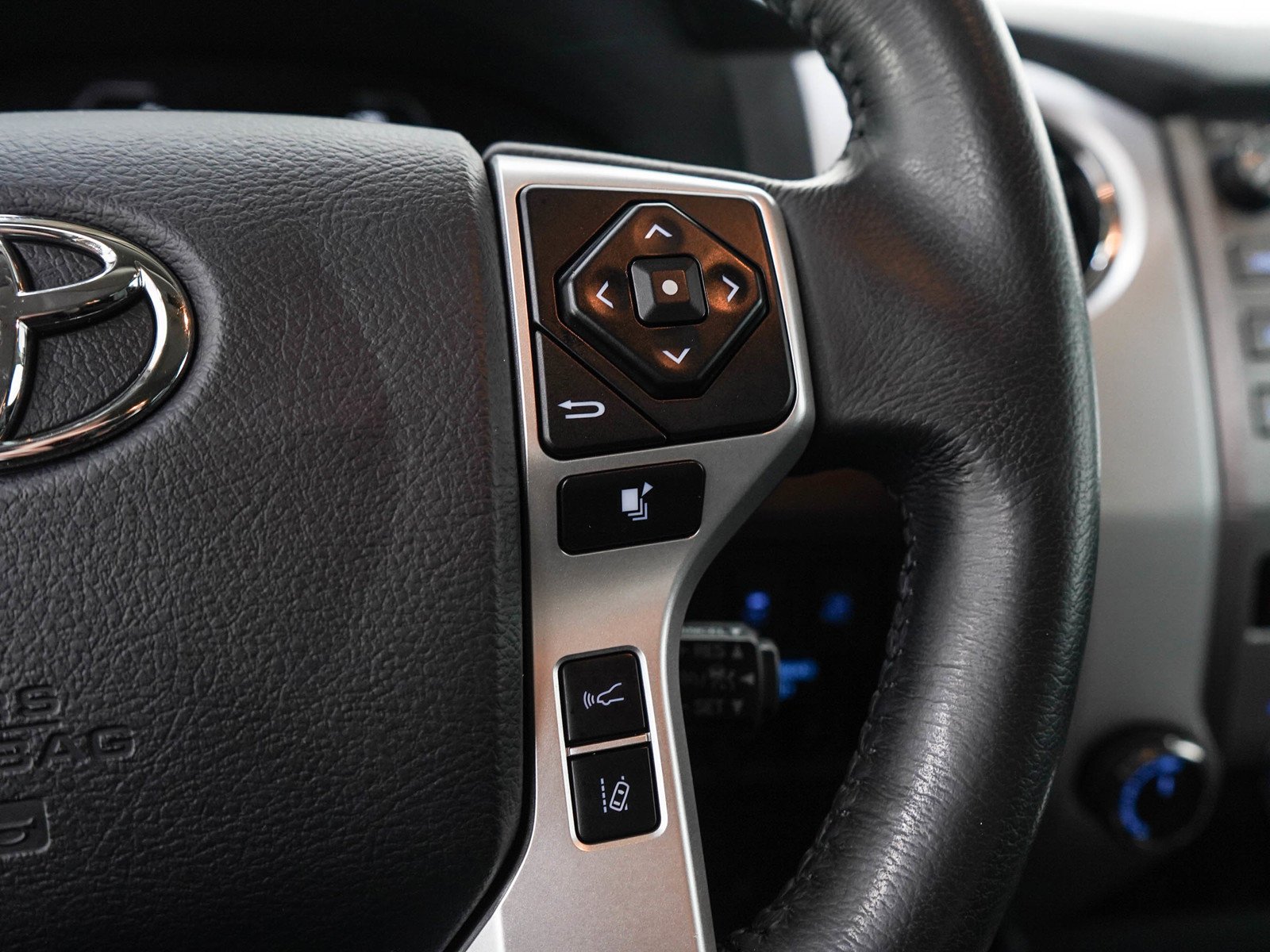 Used 2018 Super White Toyota Limited image 28
