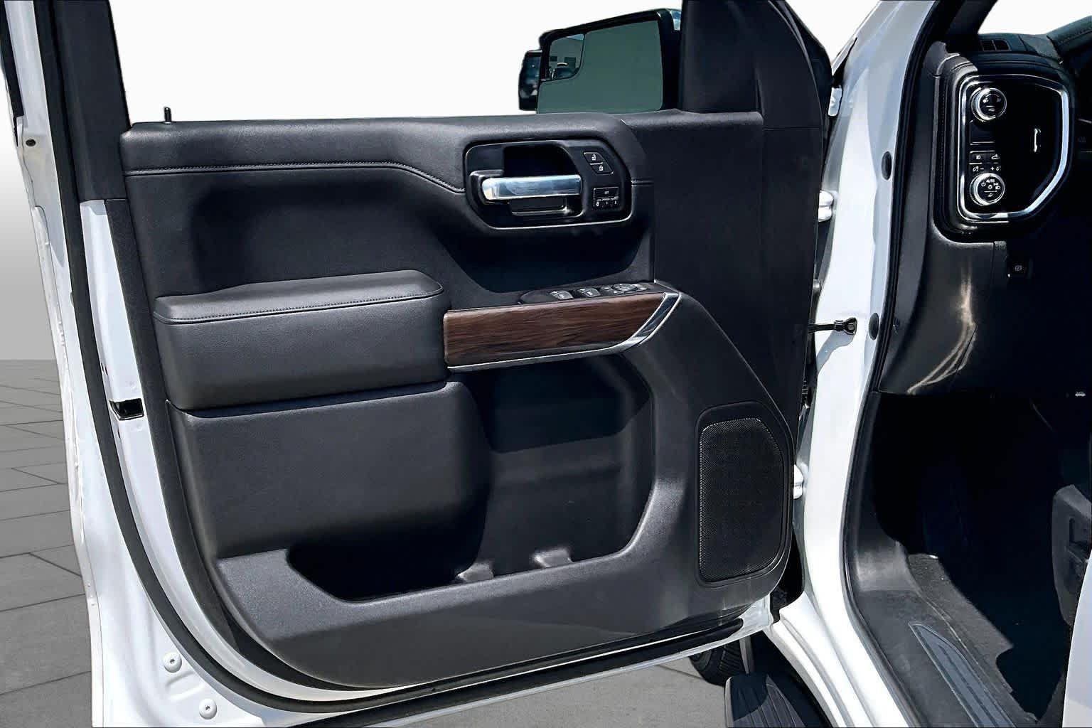 Used 2019 Summit White GMC SLT image 21