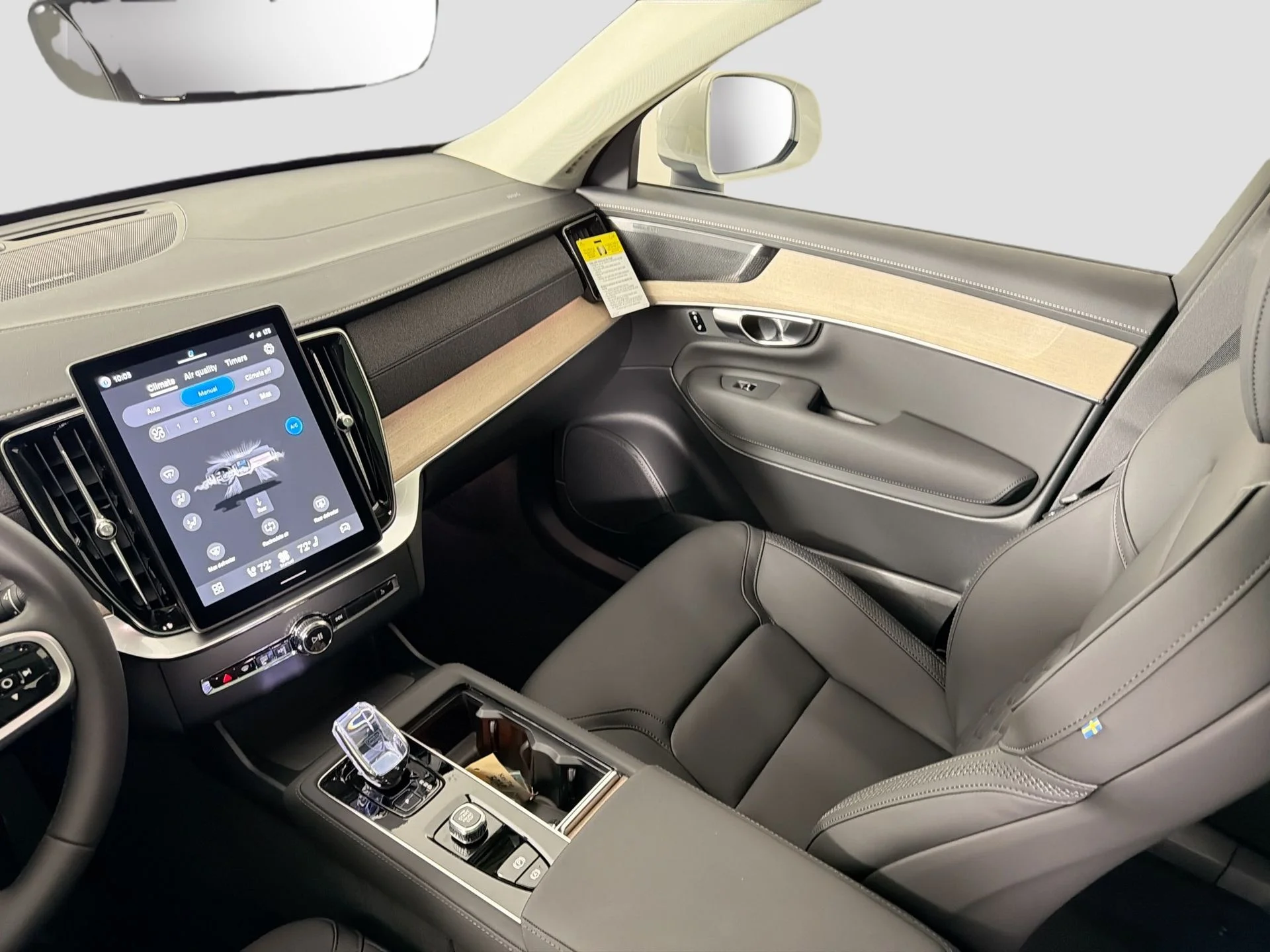 New 2026 Crystal White Volvo Plus image 25