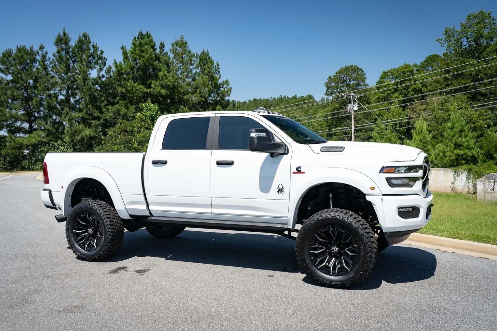 New 2026 Bright White Clear-Coat Exterior Paint RAM Big Horn with Black Widow Package image 24
