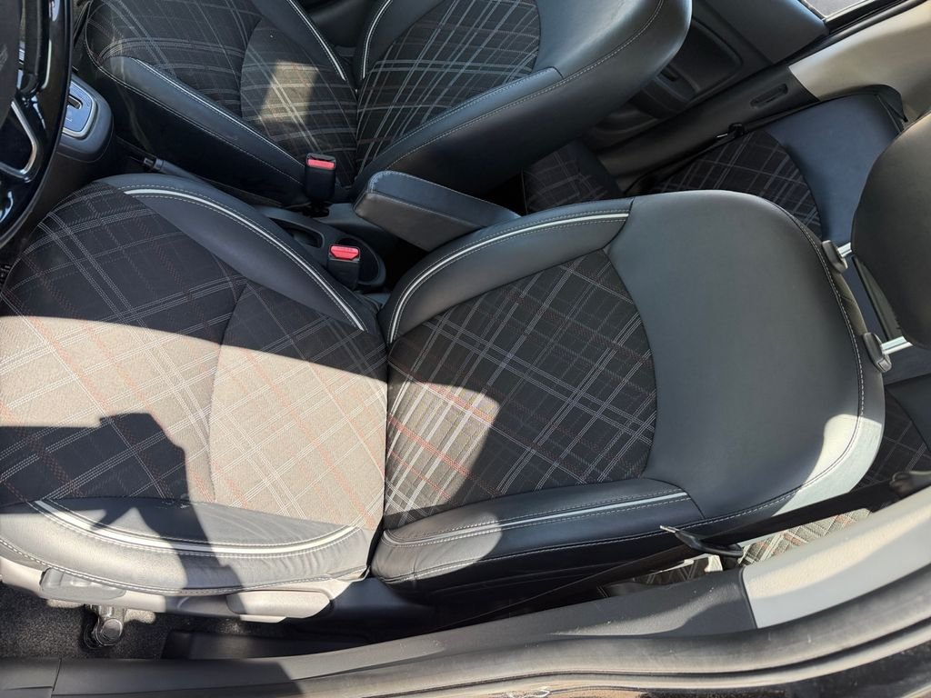 Used 2024 Black Mitsubishi SE image 8