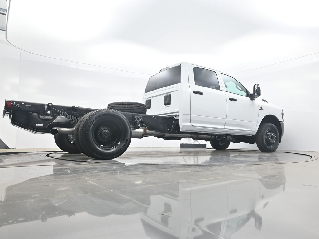 New 2026 Bright White Clearcoat RAM Tradesman image 35