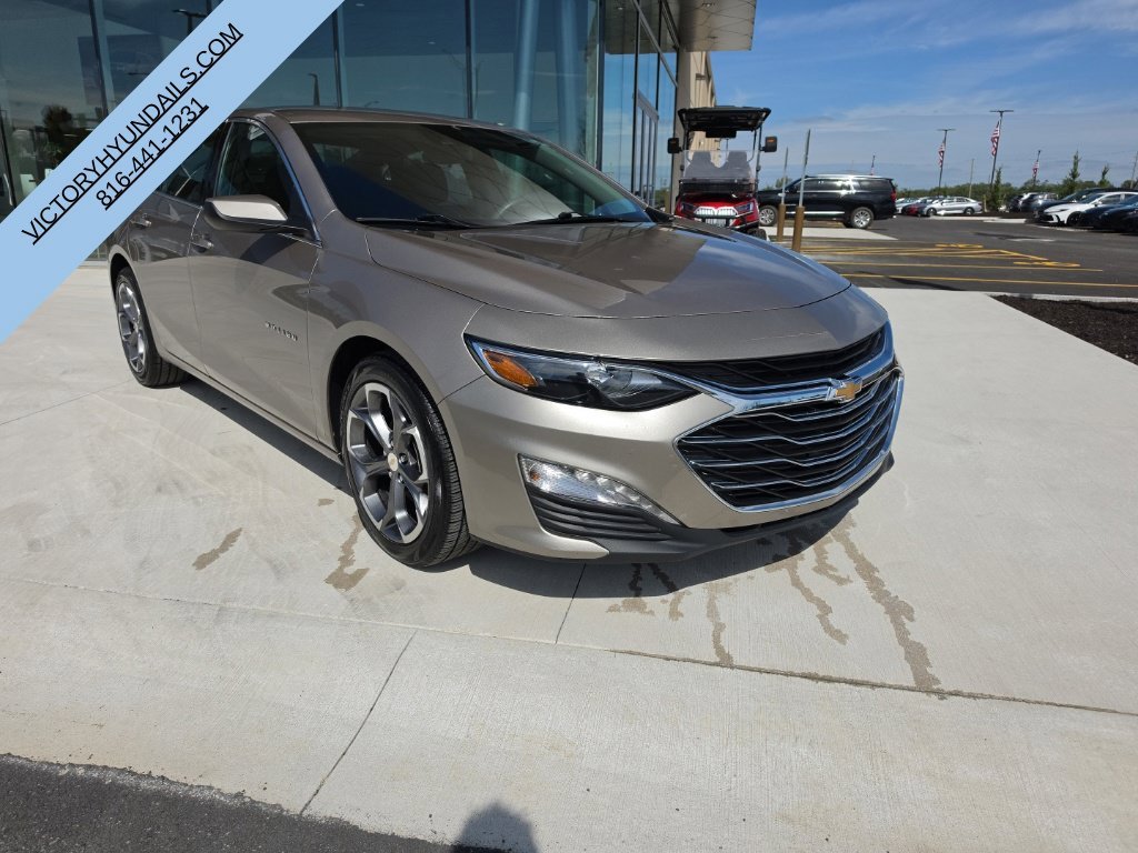 Used 2024 Gray Chevrolet LT image 8