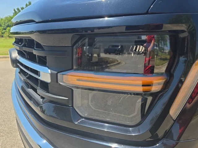 Used 2025 Black Ford XLT image 30